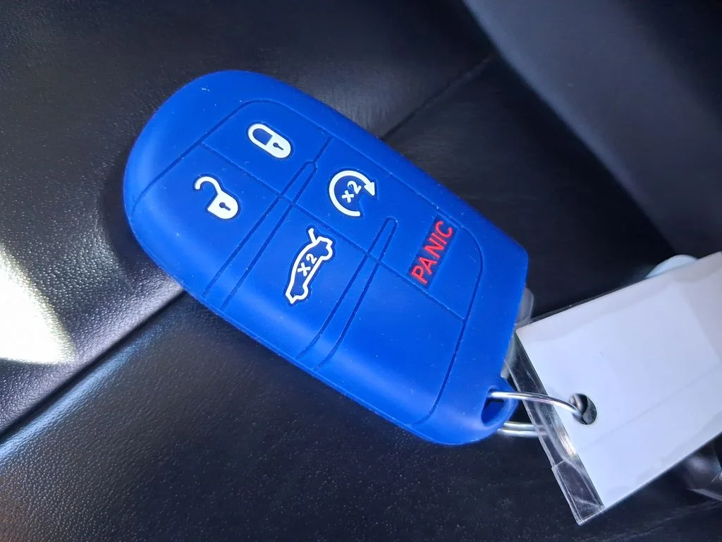 Used 2014 Blue Dodge Limited image 41