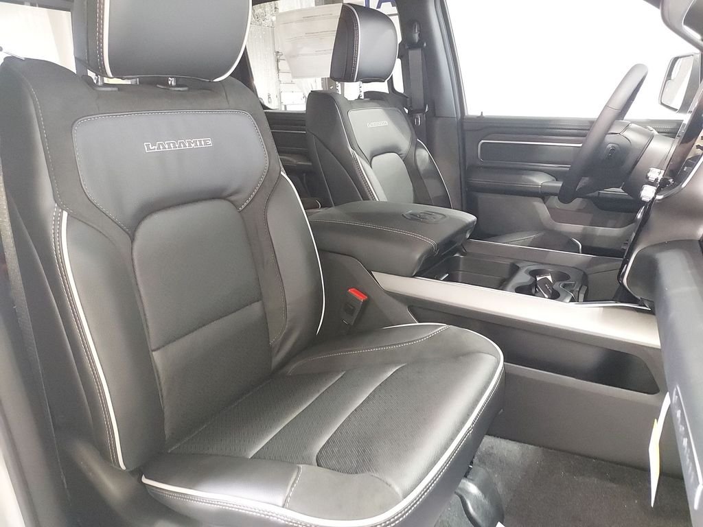 New 2026 Silver Zynith Exterior Paint RAM Laramie image 31