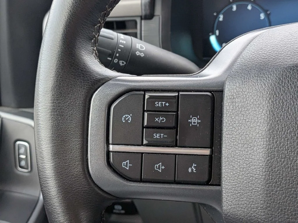 Certified Used 2025 Oxford White Ford XLT image 21