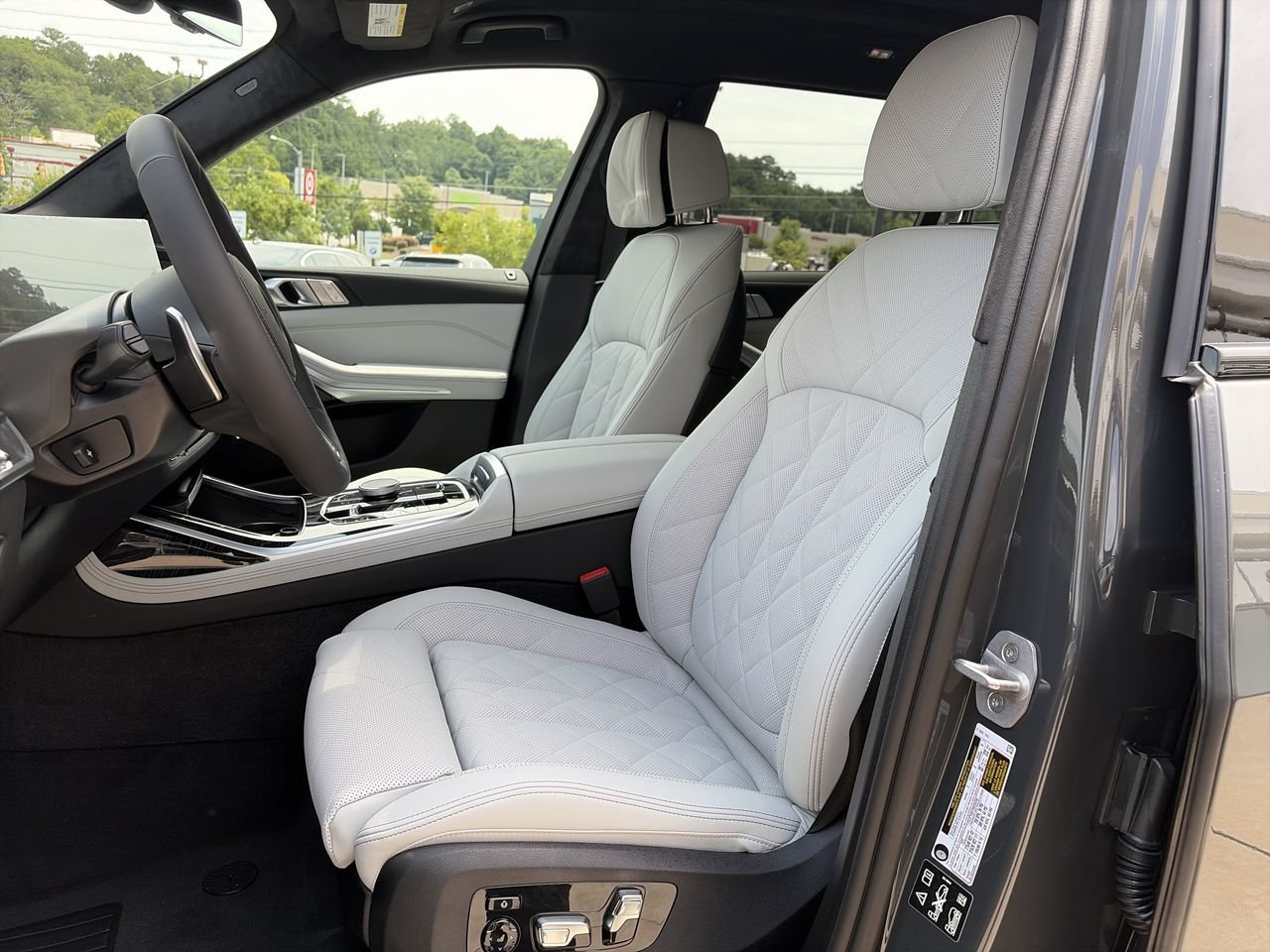 New 2027 Dravit Grey Metallic BMW xDrive40i image 14