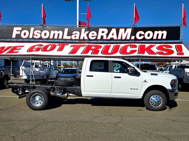 New 2026 Bright White Clear-Coat Exterior Paint RAM Tradesman image 7