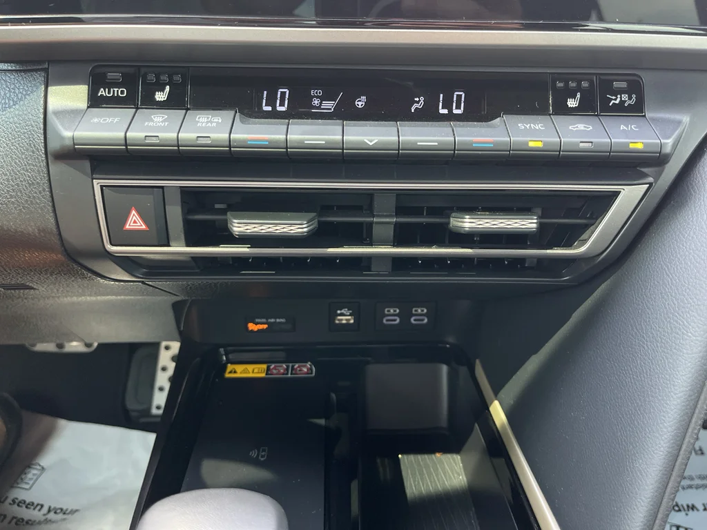 Certified Used 2025 Wind Chill Pearl Toyota XSE image 27