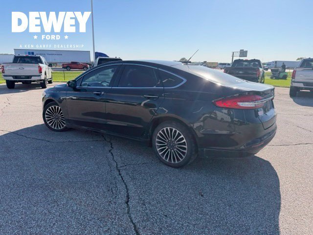 Used 2018 Shadow Black Ford SE image 9