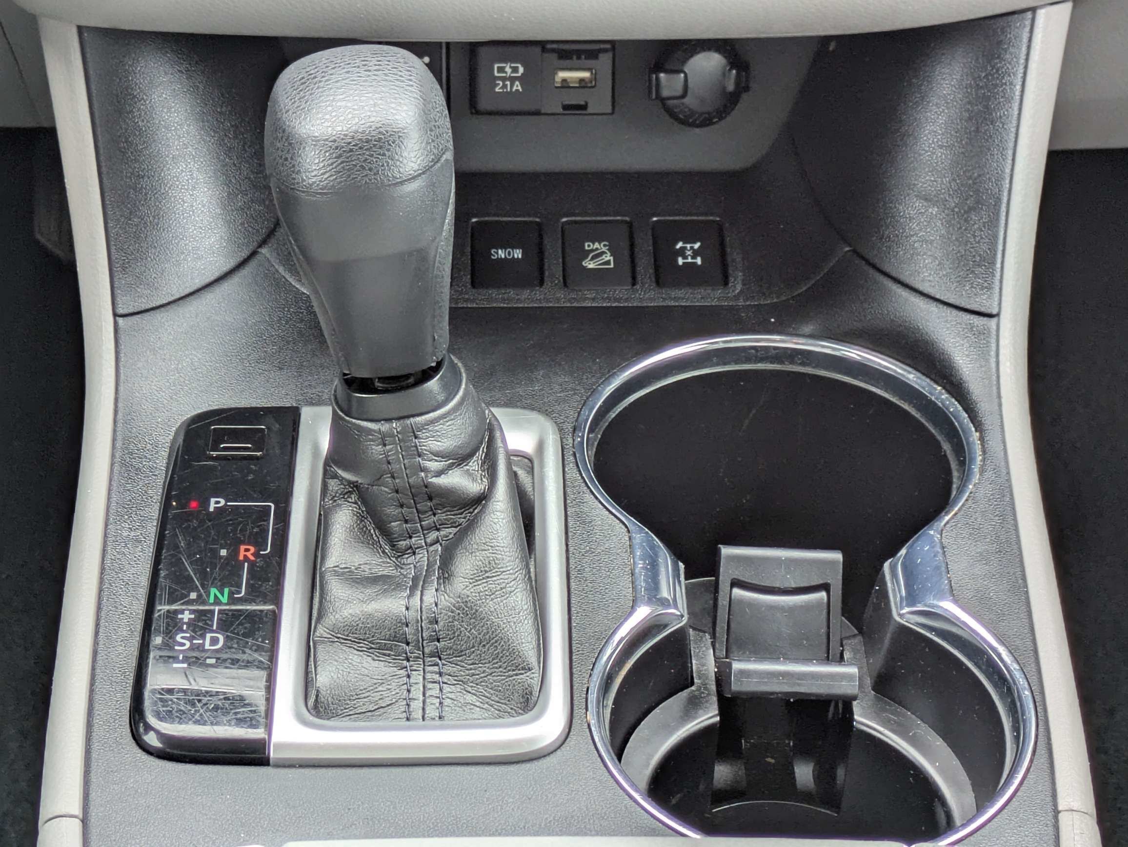 Used 2019 Alumina Jade Metallic Toyota LE image 20
