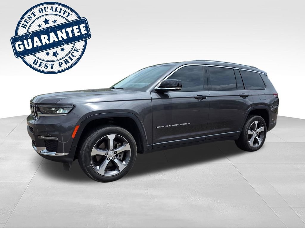 Used 2023  Jeep Limited image 2