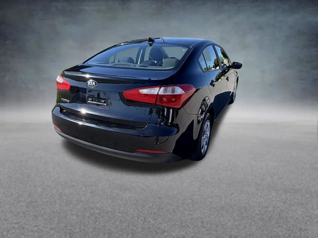 Used 2016 Black Kia LX image 5