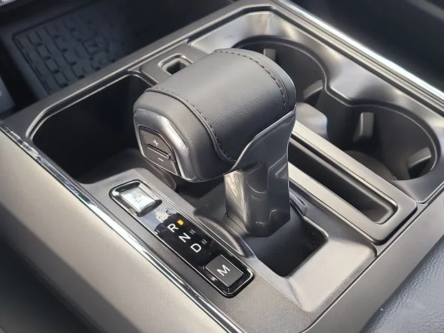 New 2026 Oxford White Ford Lariat image 28