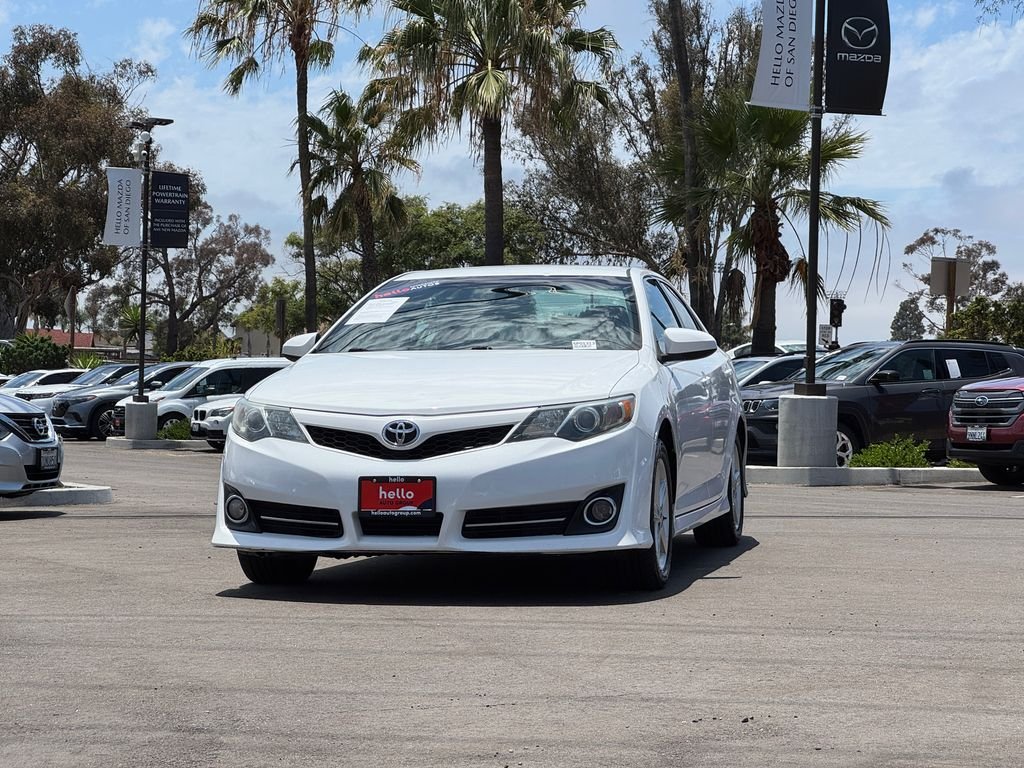 Used 2014 White Toyota SE image 6
