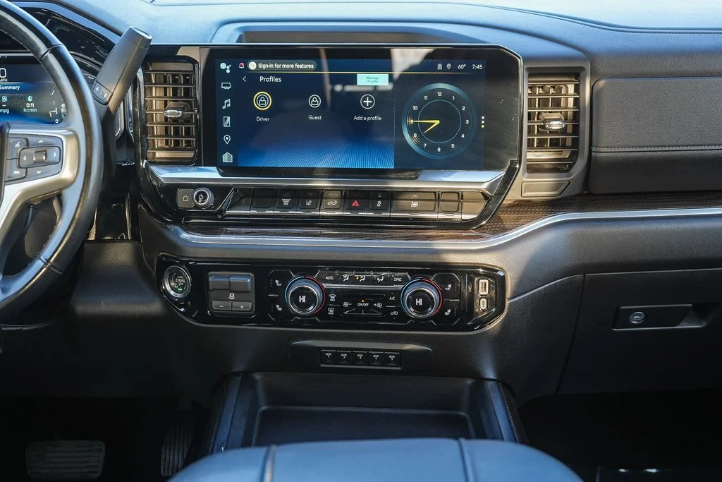 Used 2025 White Chevrolet LT image 14