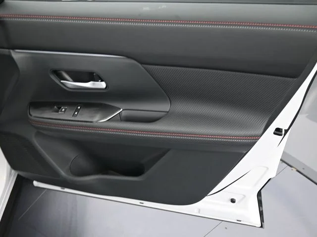2025 Nissan Kicks SR - Photo 11