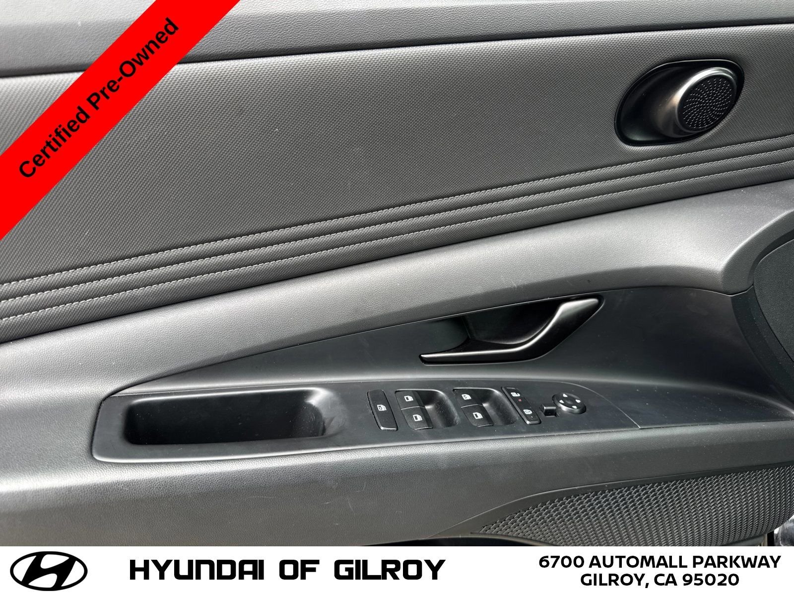 2025 Hyundai Elantra SEL - Photo 12