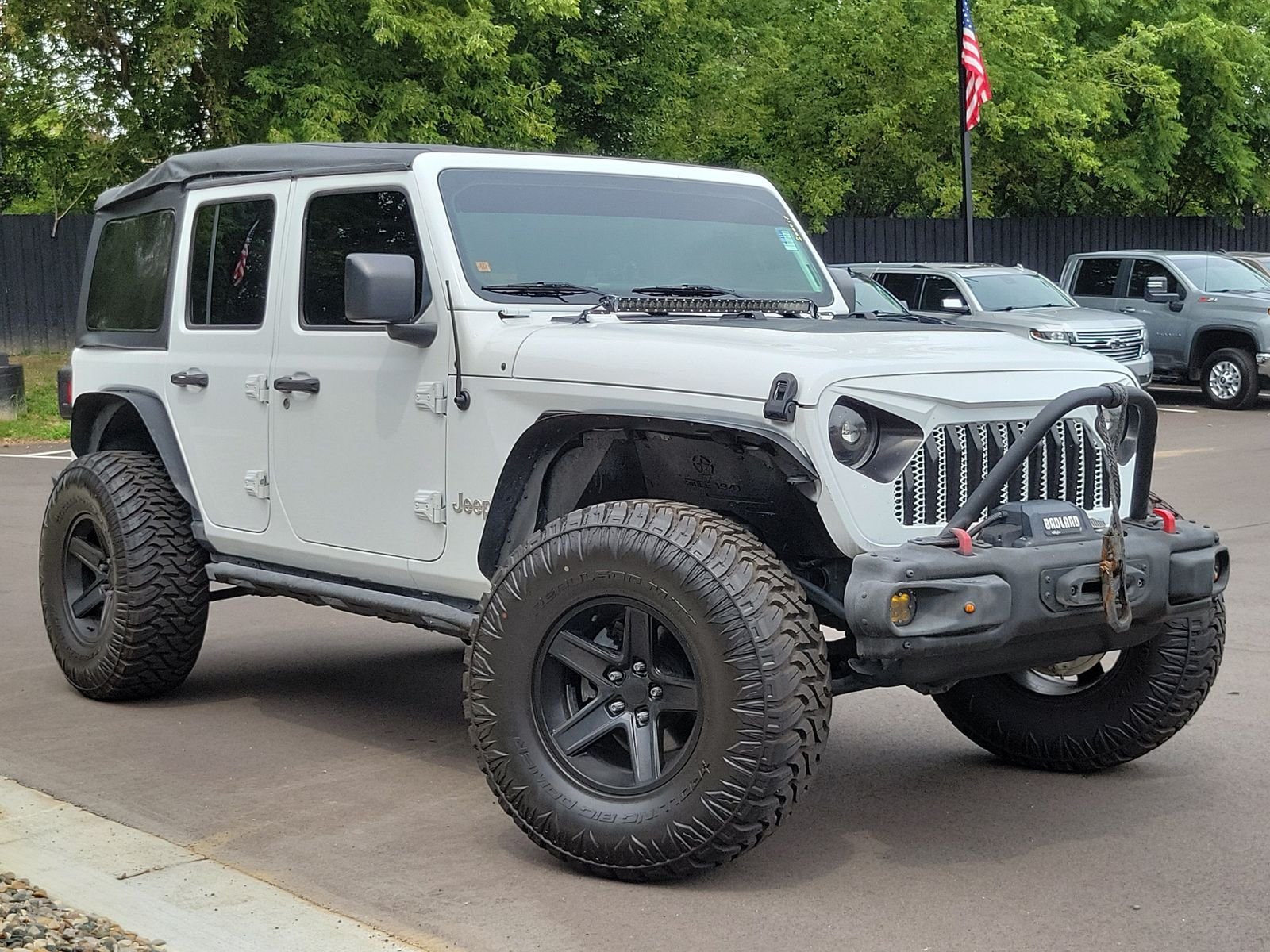 Used 2019 White Jeep Unlimited Sport image 1