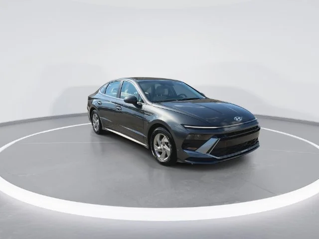 Used 2026 Gray Hyundai SE image 2