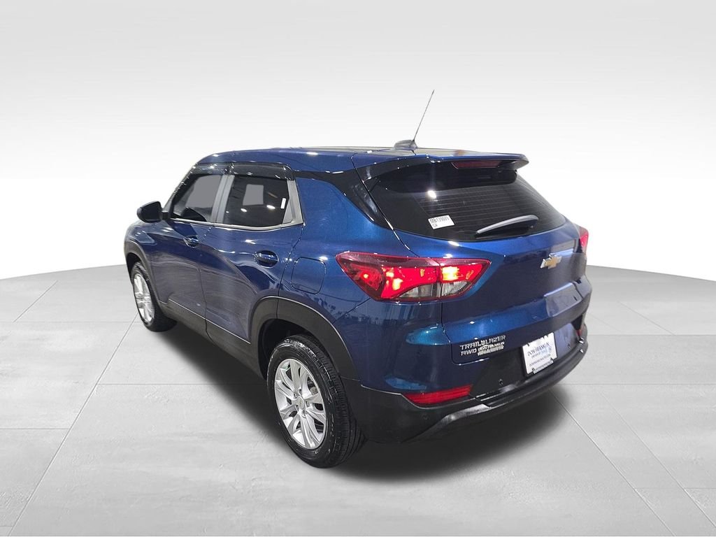 Used 2021 Blue Chevrolet LS image 3