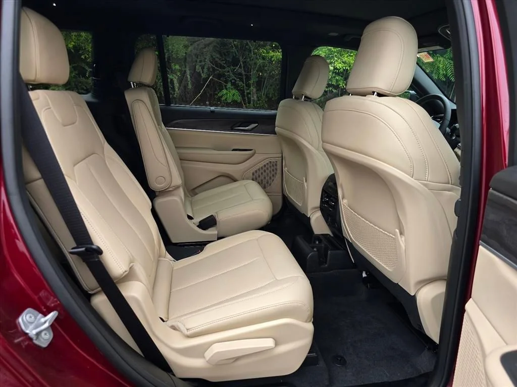 Used 2025 Red Jeep Limited image 12