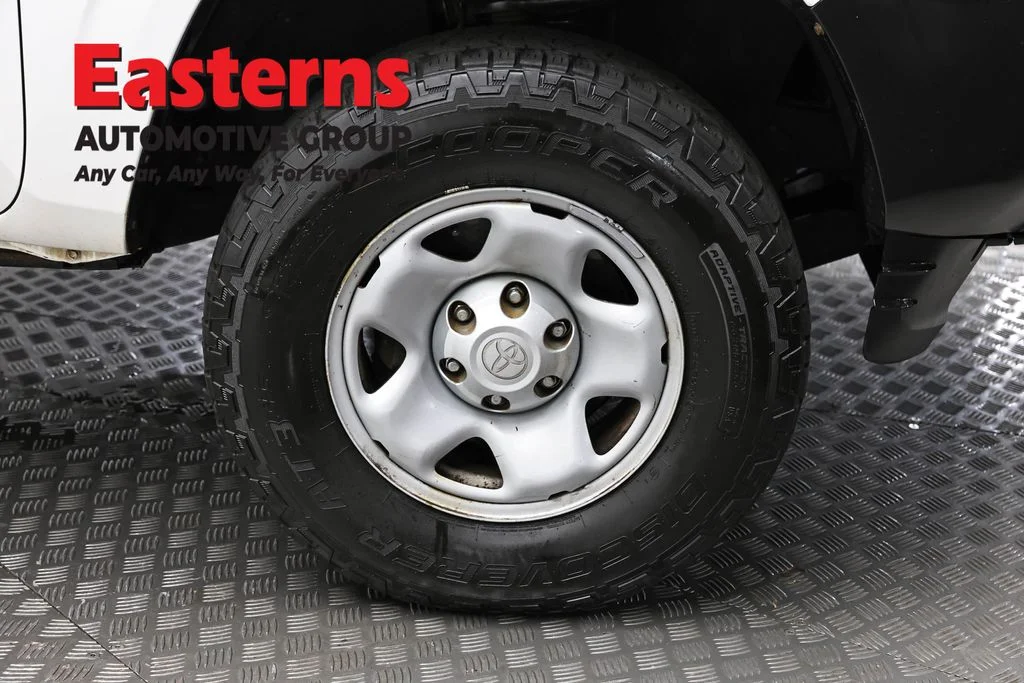 Used 2019 White Toyota SR image 29