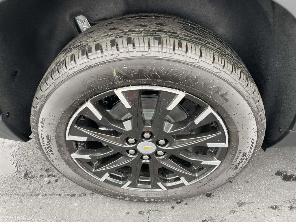 New 2026 Sterling Gray Metallic Chevrolet LT image 7