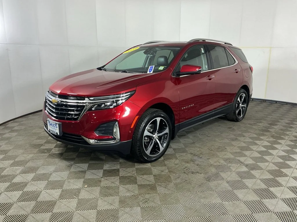 Used 2023 RADIANT RED TINTCOAT Chevrolet Premier image 4