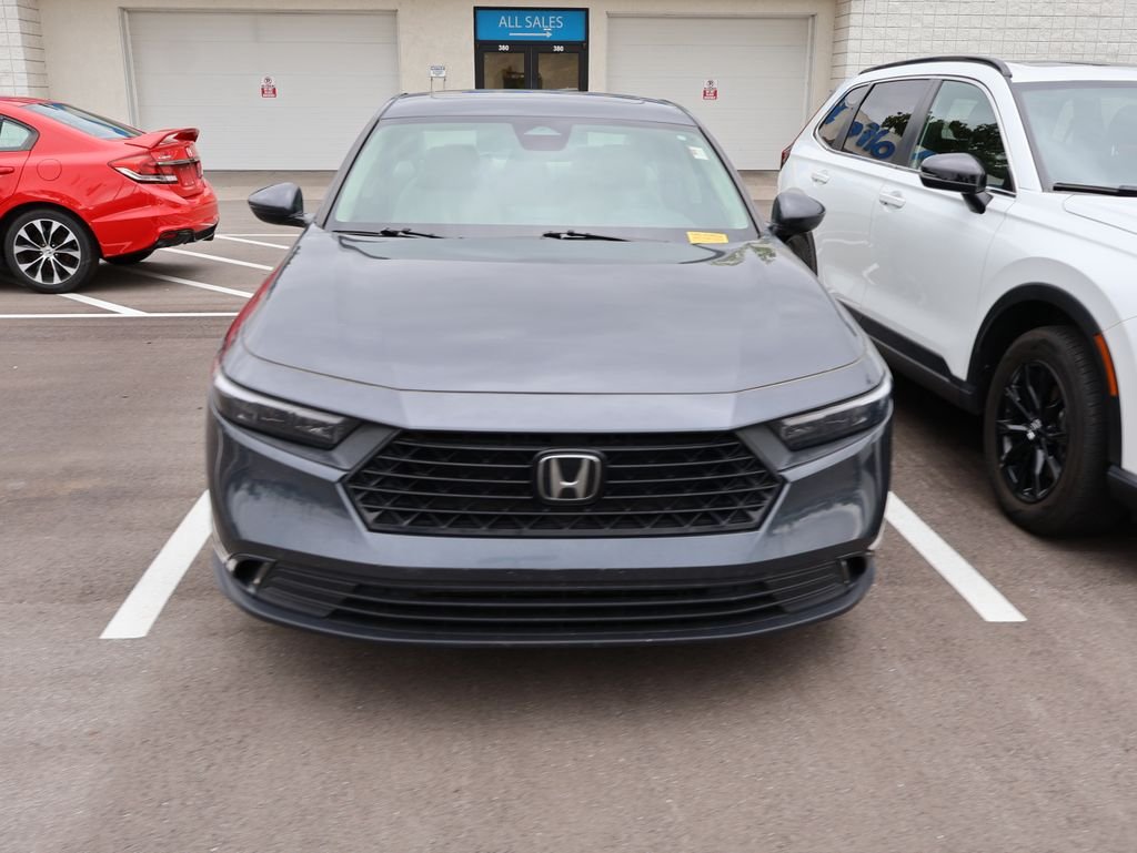 Used 2023  Honda EX image 2