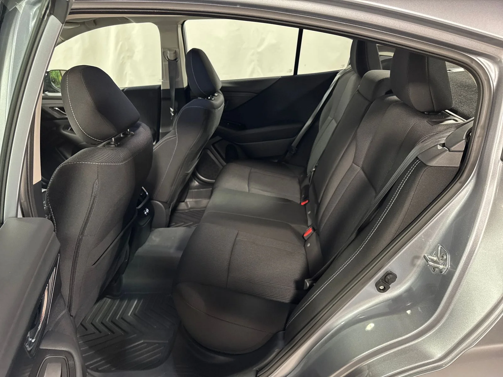 Used 2024 Ice Silver Metallic Subaru Premium image 5