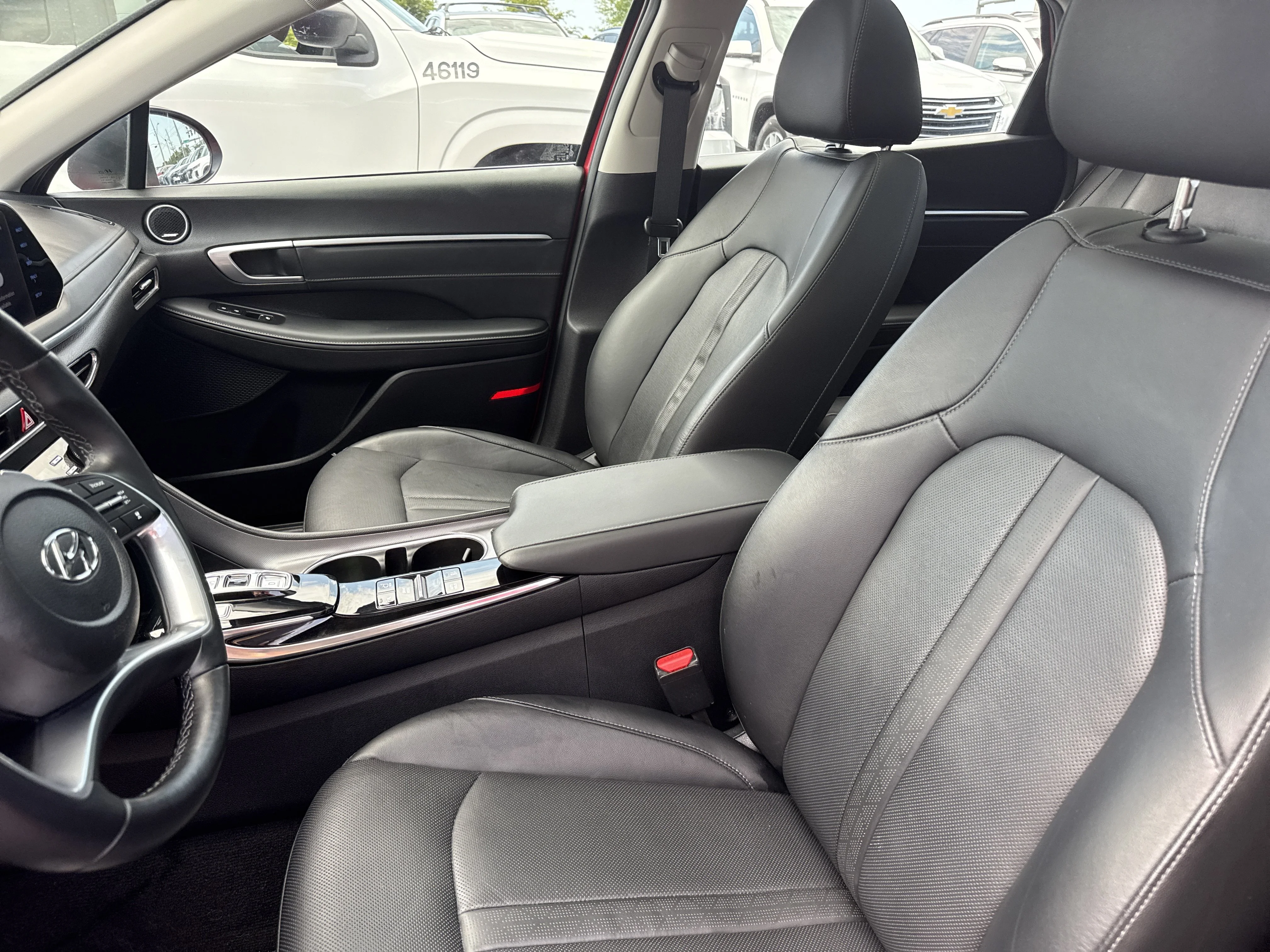 Used 2021 Calypso Red Hyundai Limited image 5