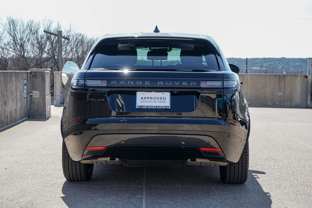 Used 2026 Black Land Rover Dynamic SE image 9