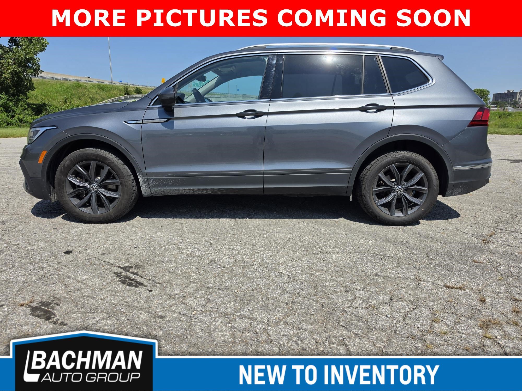 Used 2022 Platinum Gray Metallic Volkswagen SE image 4