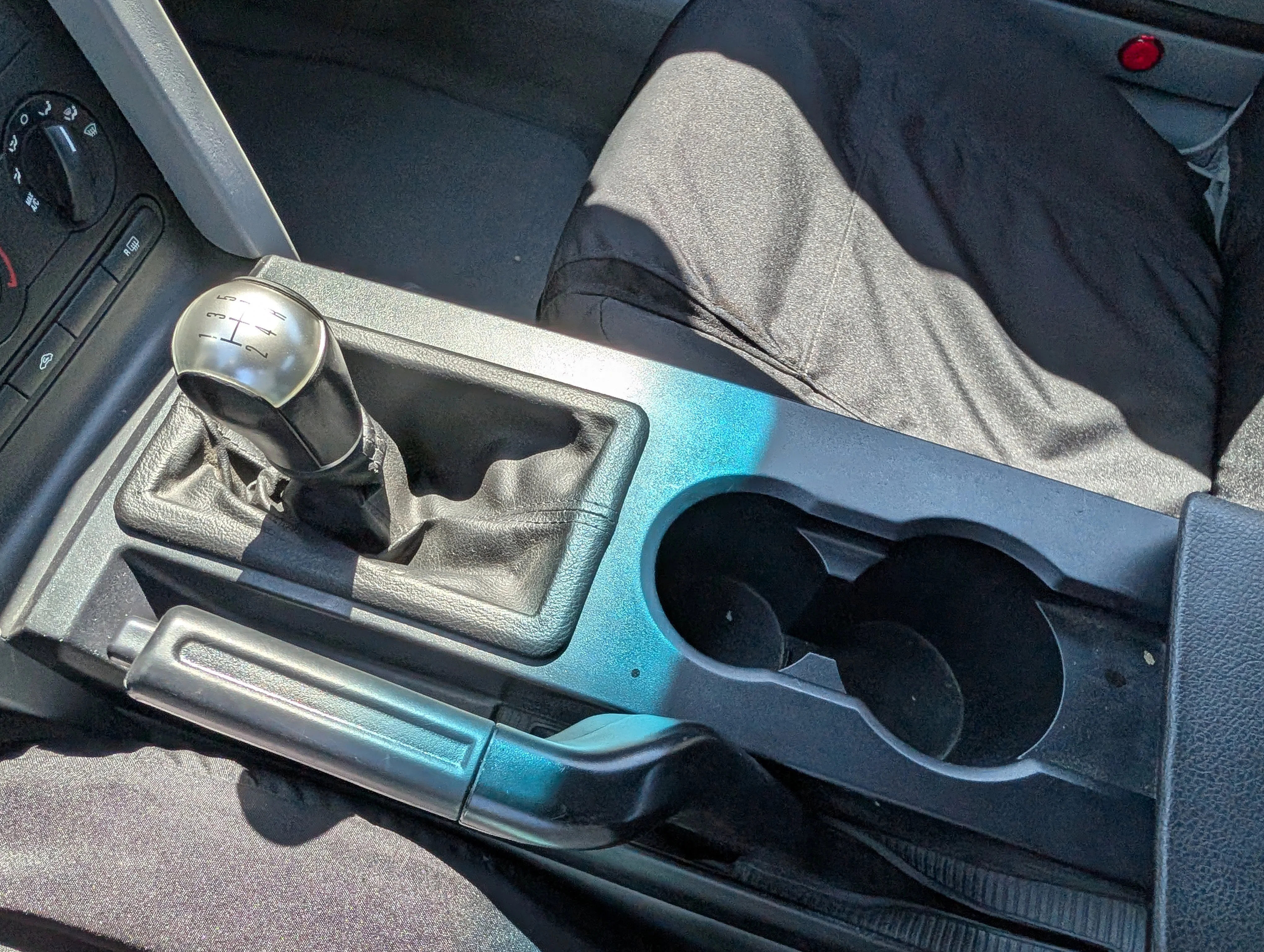 Used 2006 Satin Silver Metallic Ford GT Premium image 31