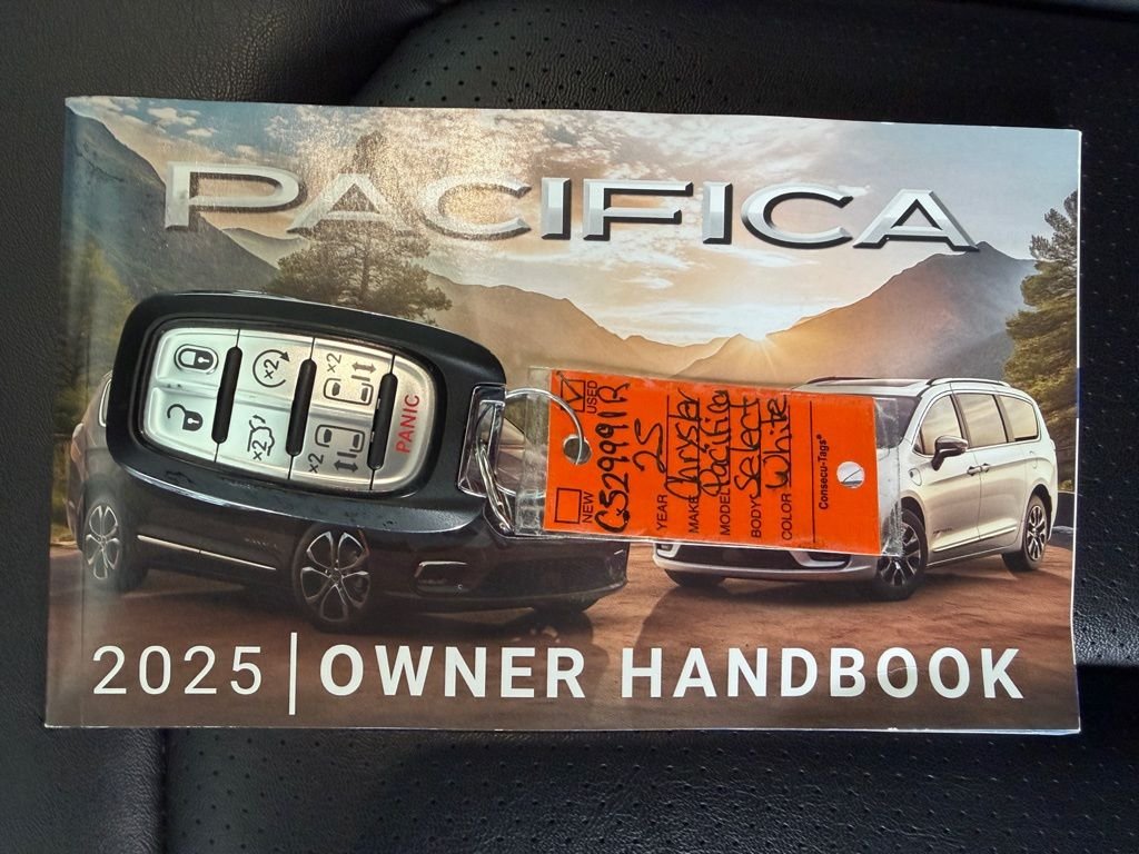 2025 Chrysler Pacifica Select - Photo 29