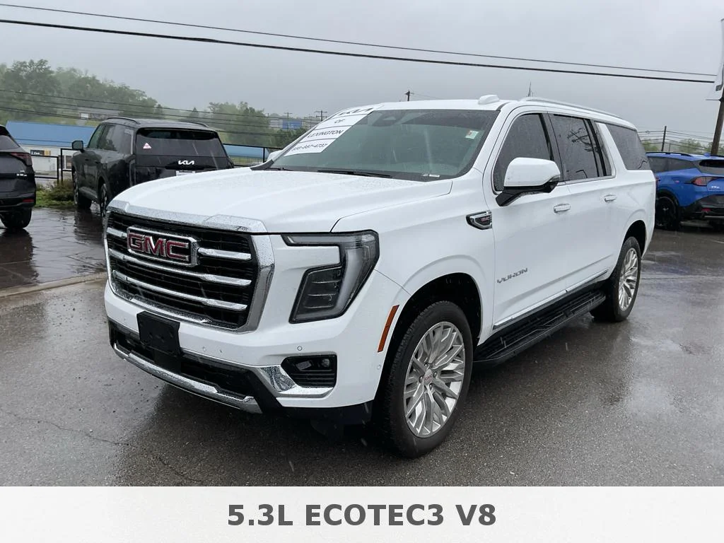 Used 2025 Summit White GMC Elevation image 4
