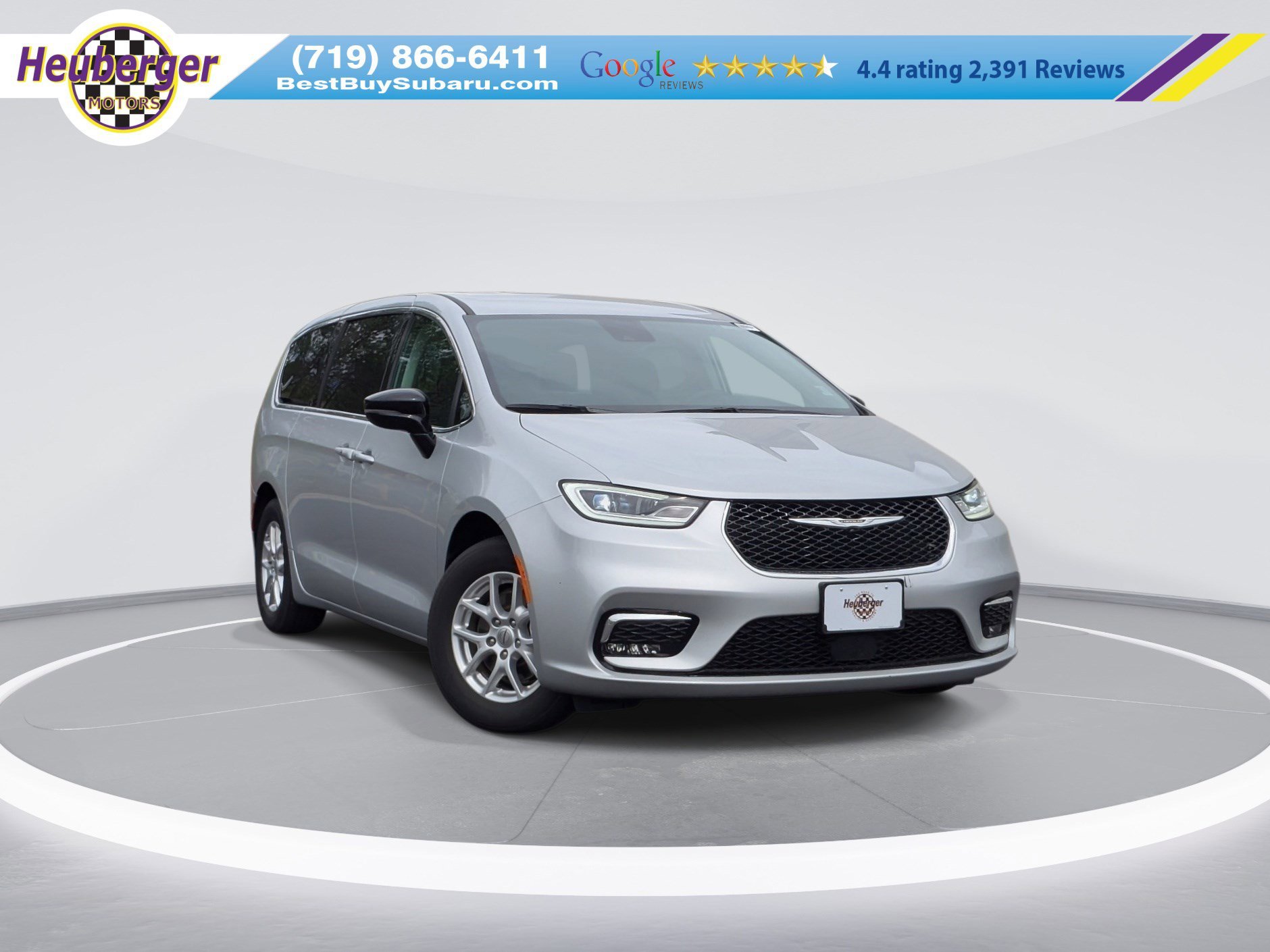 2024 Chrysler Pacifica Touring L's photo