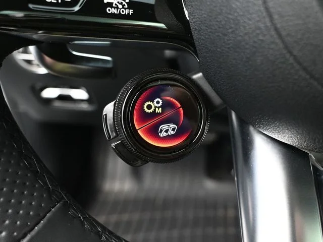 2025 Mercedes-Benz CLE AMG 53 - Photo 33