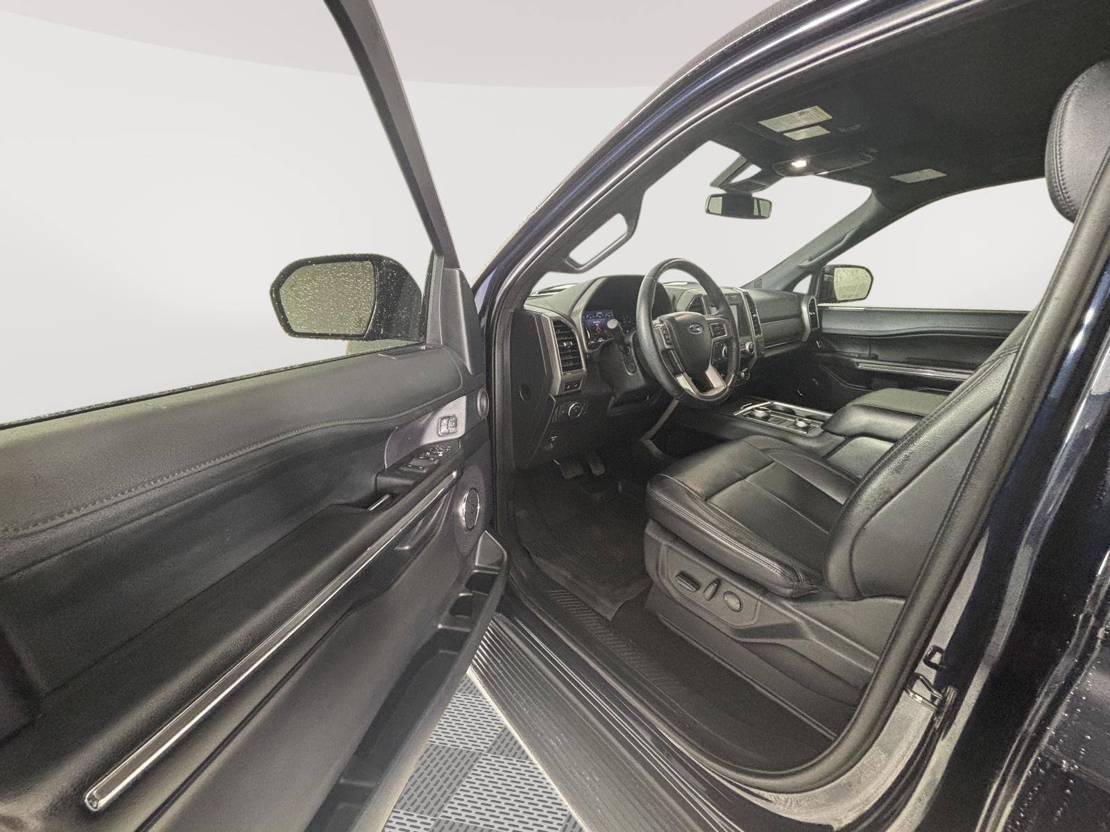 Used 2021 Antimatter Blue Ford XLT image 3