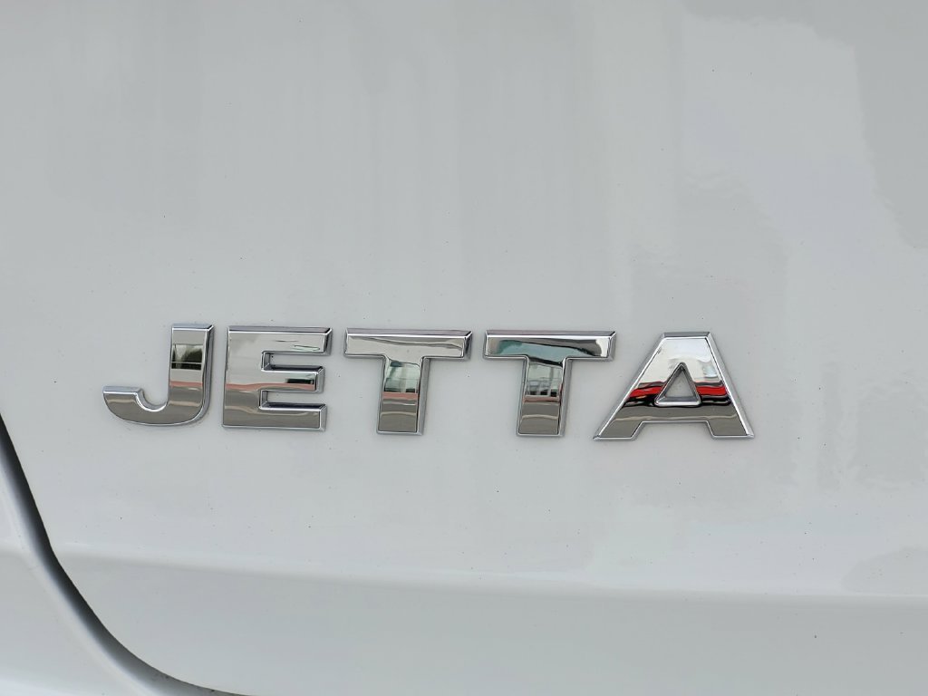 Certified Used 2020 Pure White Volkswagen 1.4T S image 10