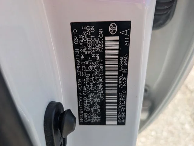Used 2010 White Toyota  image 27