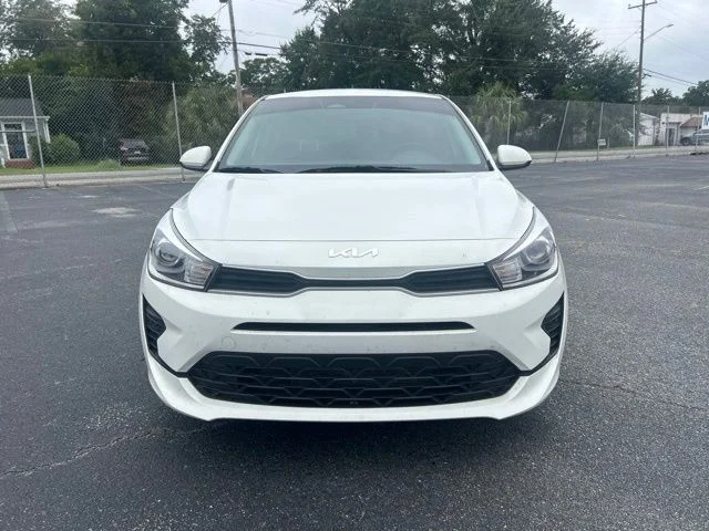 Used 2023 White Kia S image 7