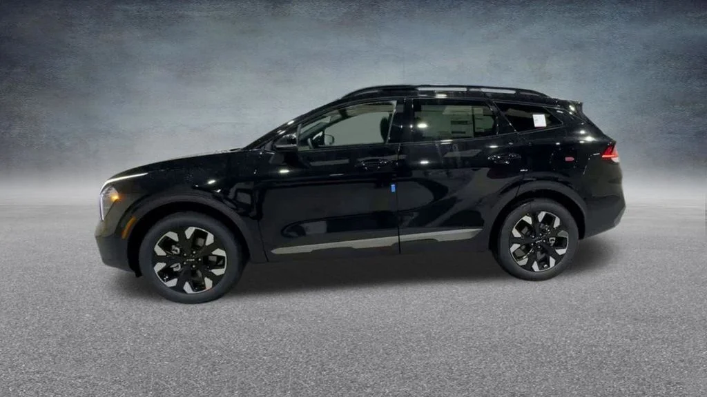 Used 2023 Black Kia X-Line image 13