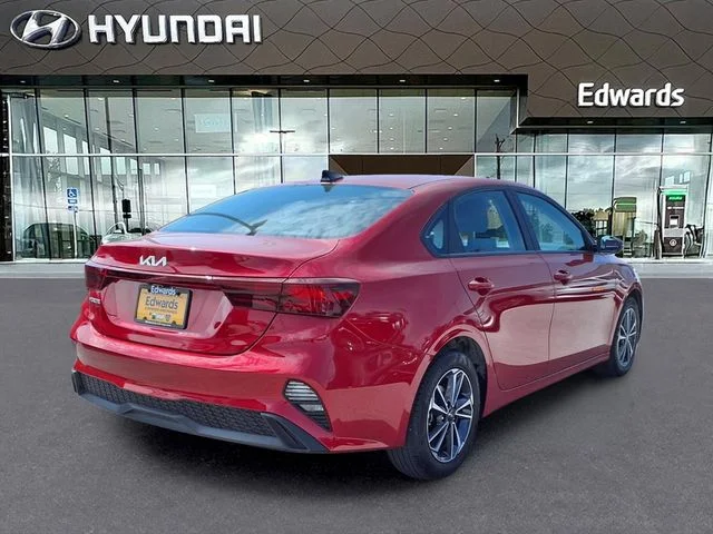 Used 2023 Red Kia LXS image 7