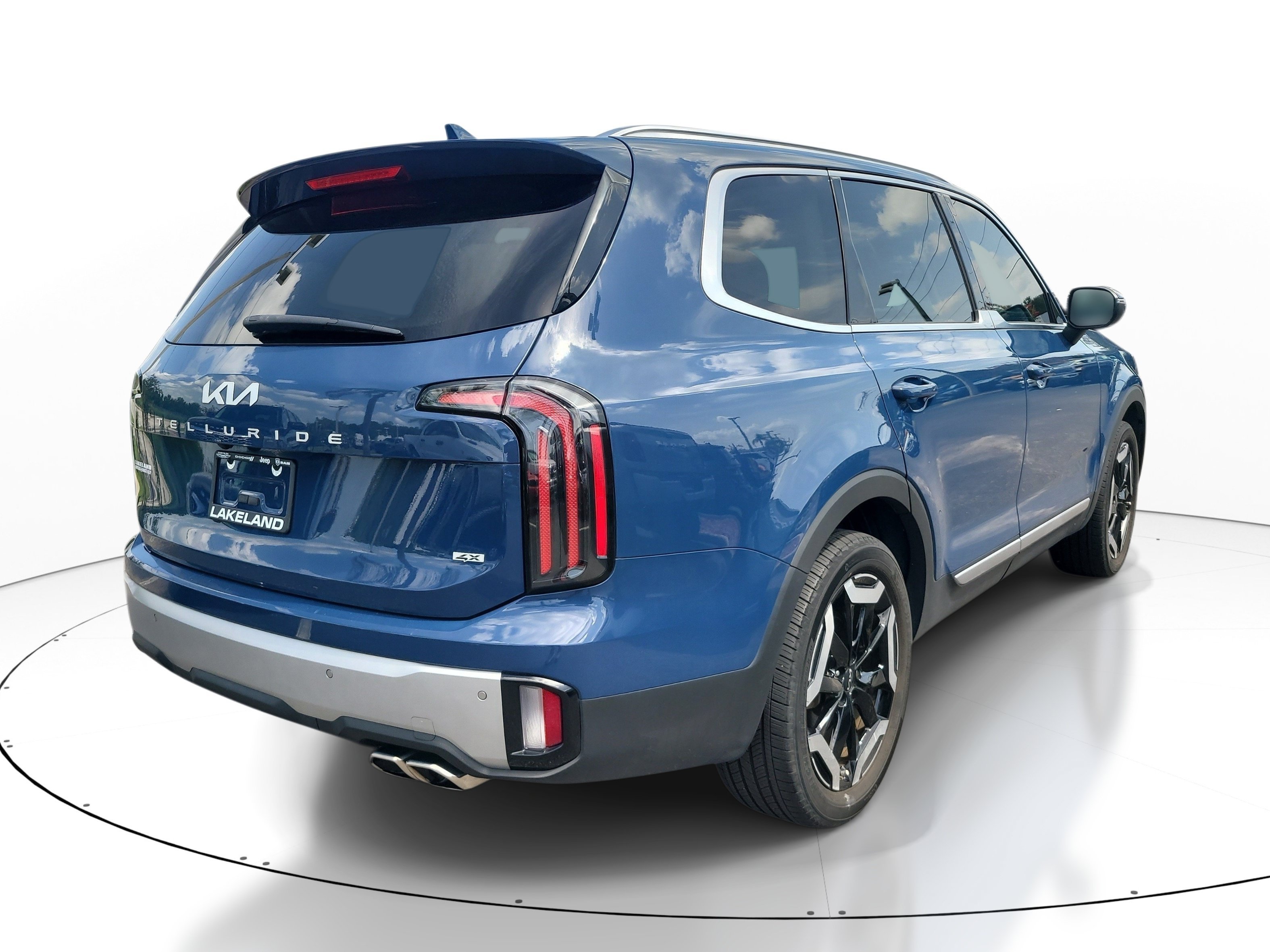 Used 2023 Midnight Lake Blue Kia EX image 4