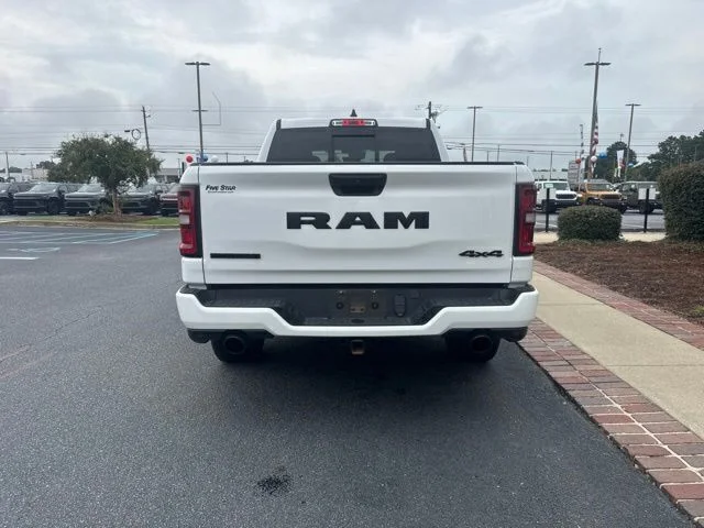 Used 2025 White Ram Big Horn/Lone Star image 8