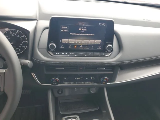 2026 Nissan Rogue SV - Photo 8