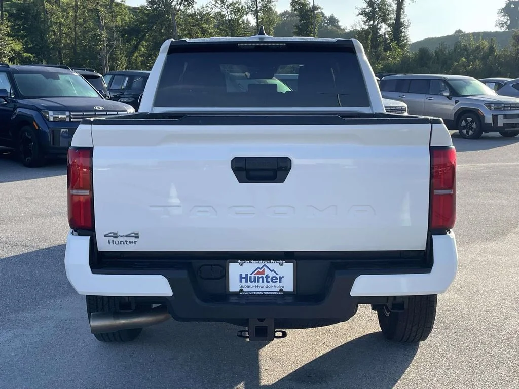 2026 Toyota Tacoma SR5 - Photo 27