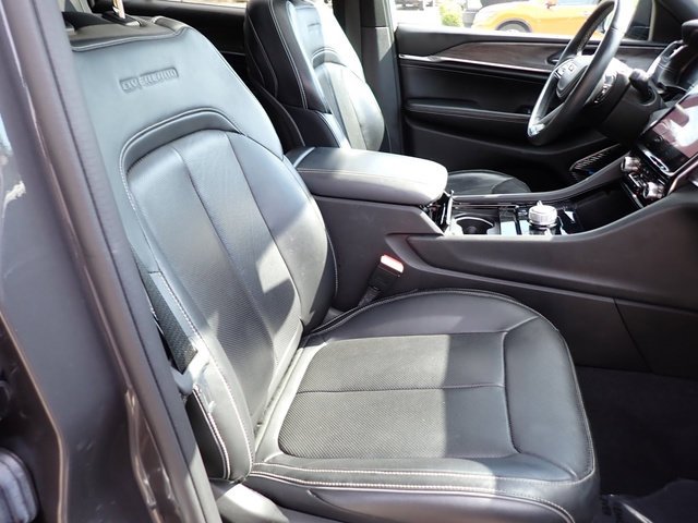 Used 2022 Gray Jeep Overland image 12