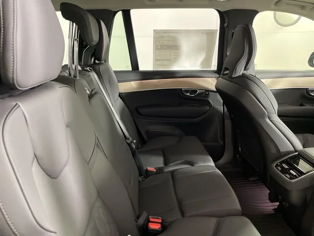 2025 Volvo XC90 Plus - Photo 25