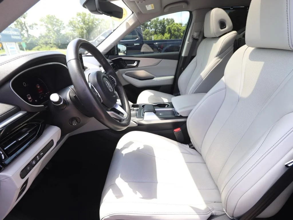 Used 2023 Silver Acura Technology image 2