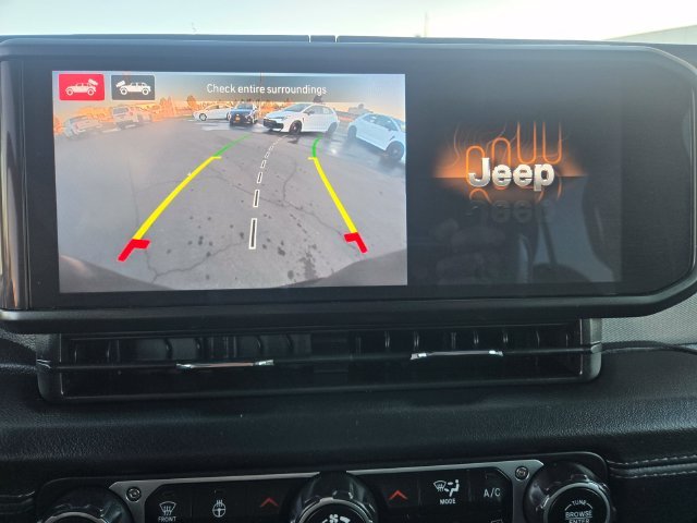 Used 2024 White Jeep Sahara image 11