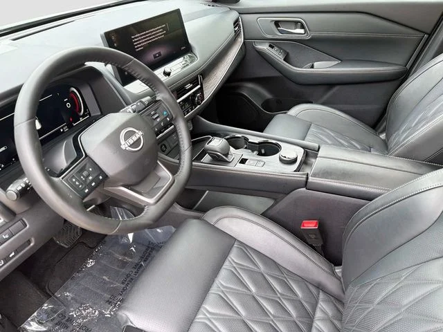 Used 2026 Black Nissan Platinum image 19