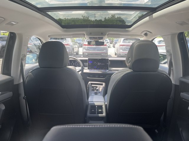 New 2026 Deep Black Pearl Volkswagen 2.0T SE image 9