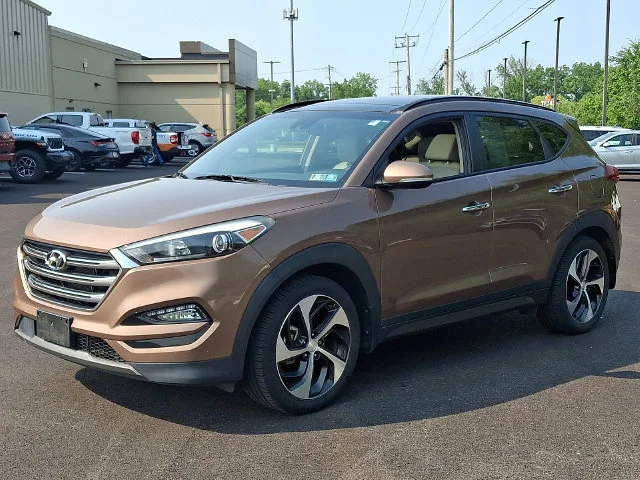 Used 2016 Beige Hyundai Limited image 3