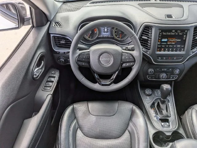 Used 2023 White Jeep Altitude image 16